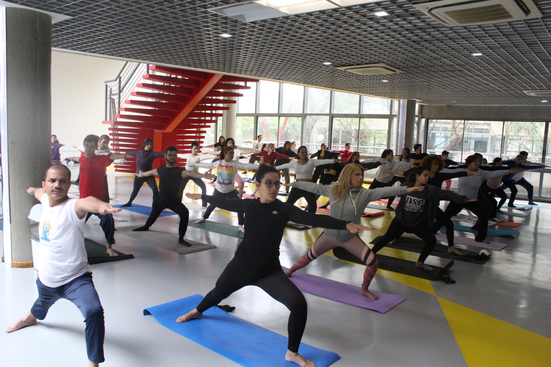 Aulas gratuitas de Yoga estão sendo oferecidas na USP